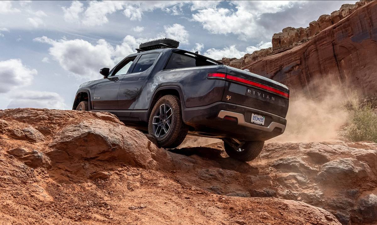2024 Rivian R1T Specs, Price, MPG & Reviews | Cars.com