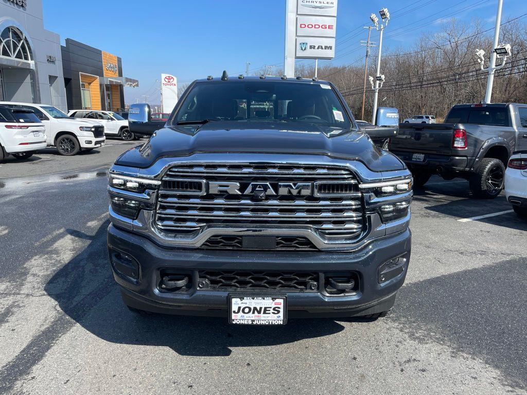 صورة 3 لـ 2026 RAM 3500 LIMITED CREW CAB 4X4 8' BOX
