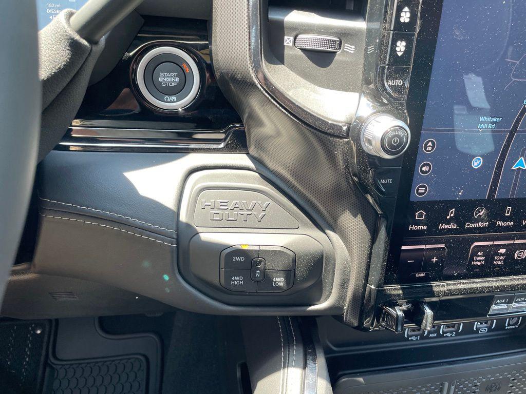 2026 RAM 3500 LIMITED CREW CAB 4X4 8' BOX — миниатюра 21