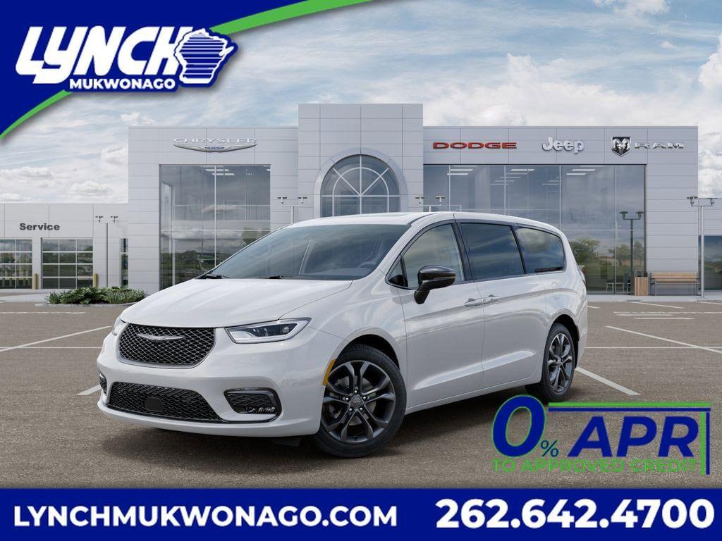 New 2026 Chrysler Pacifica Select