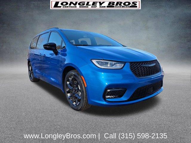 New 2026 Chrysler Pacifica Select