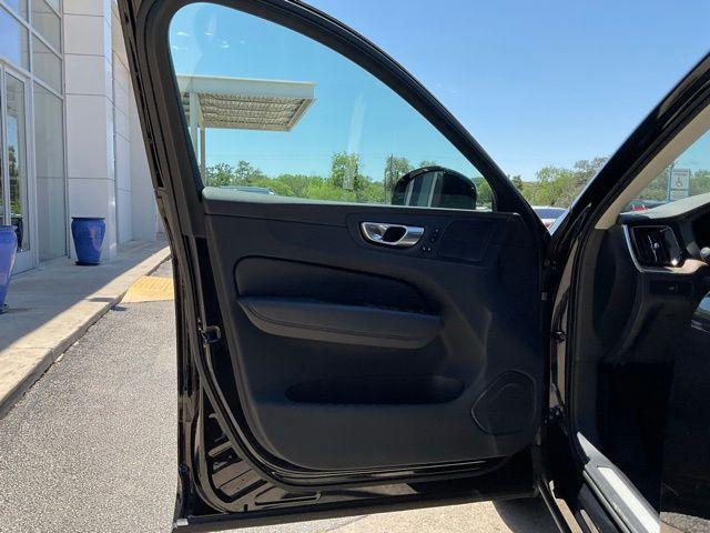 2023 Volvo XC60 B5 PLUS DARK THEME 照片 9