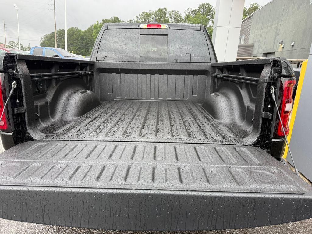 صورة مصغرة 18 لـ 2026 RAM 1500 EXPRESS