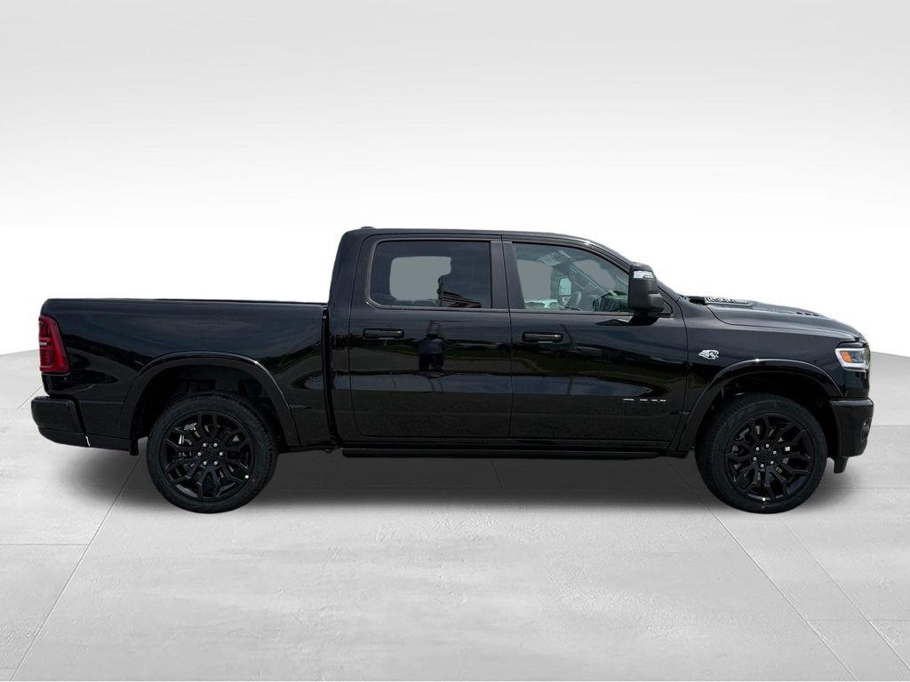 صورة مصغرة 30 لـ 2026 RAM 1500 LIMITED