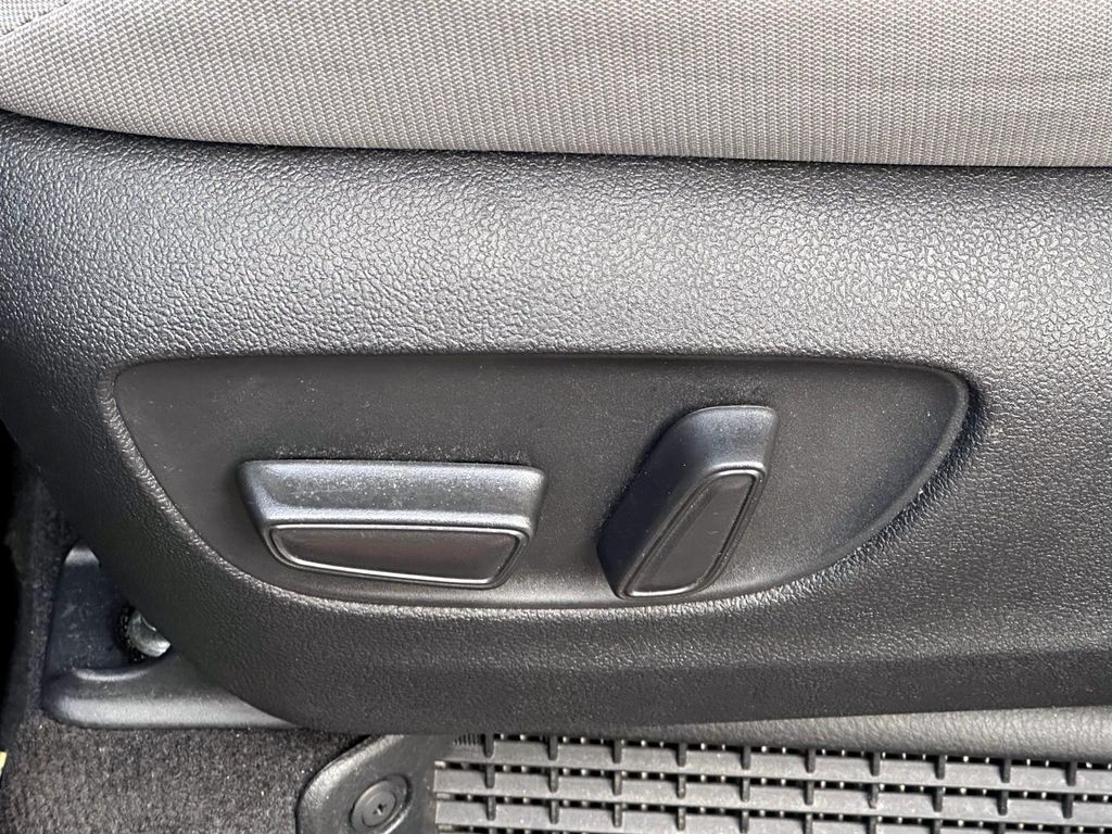 2024 Toyota SIENNA LE 缩略图 12