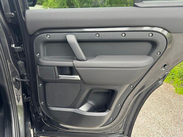 2026 LAND Rover DEFENDER P300 S 缩略图 15