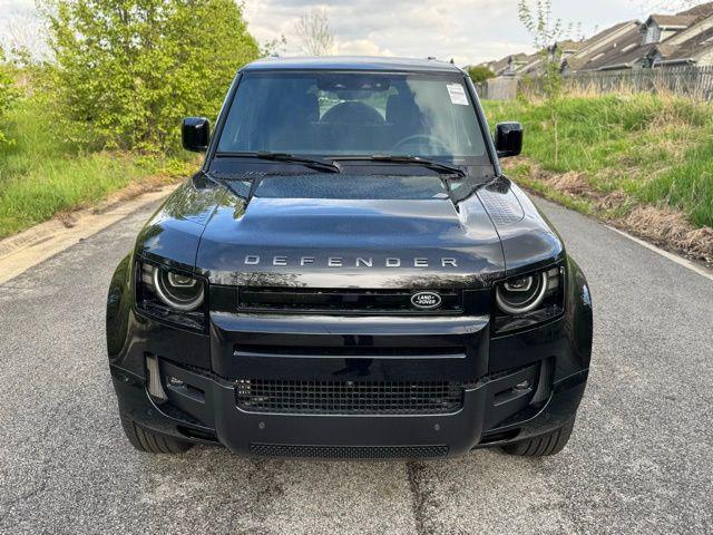 2026 LAND Rover DEFENDER P400 X-DYNAMIC SE — фото 3
