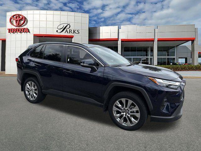 2024 Toyota RAV4 XLE PREMIUM — фото 1