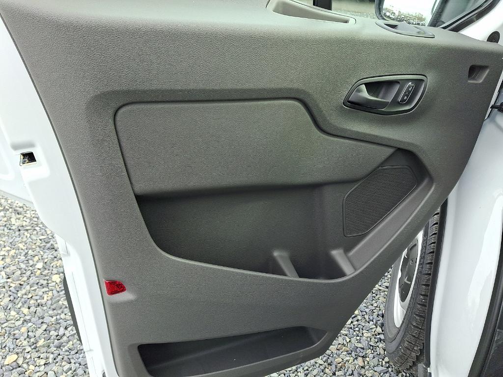 صورة 8 لـ 2026 FORD TRANSIT-250 148 WB MEDIUM ROOF CARGO