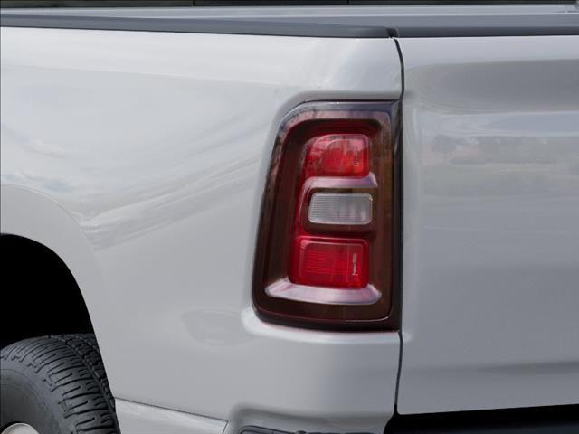 2025 RAM 1500 TRADESMAN photo 9