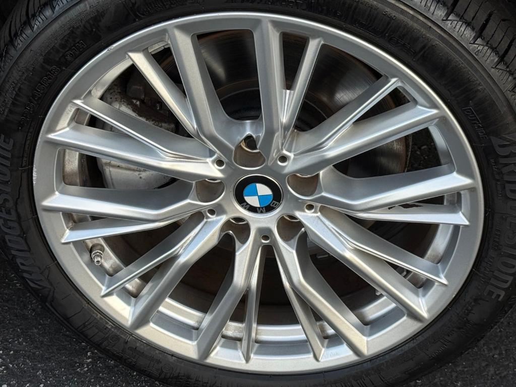 صورة 11 لـ 2023 BMW 330 I XDRIVE