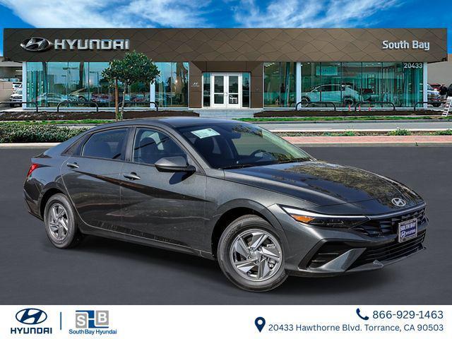 New 2026 Hyundai ELANTRA SE