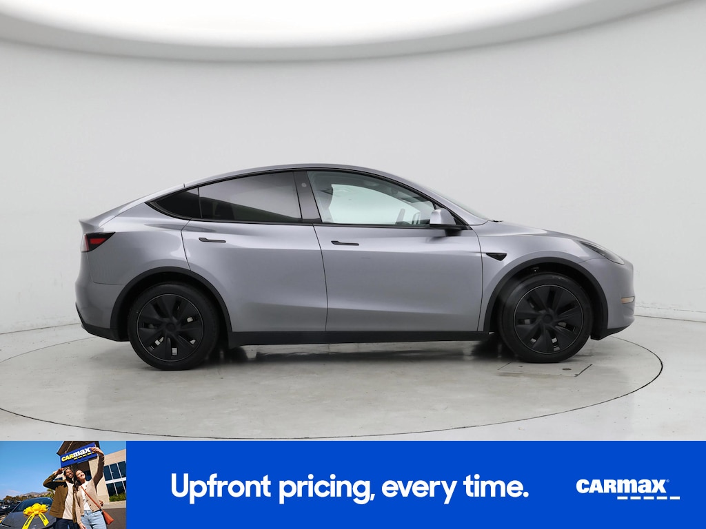 TESLA MODEL Y LONG RANGE - 9