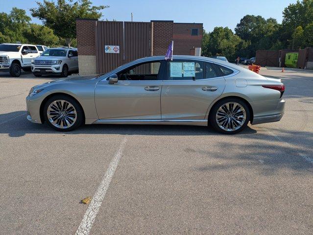 صورة 7 لـ 2022 Lexus LS 500 BASE