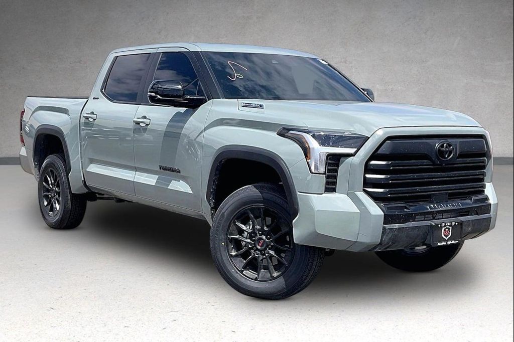 TOYOTA TUNDRA - 2