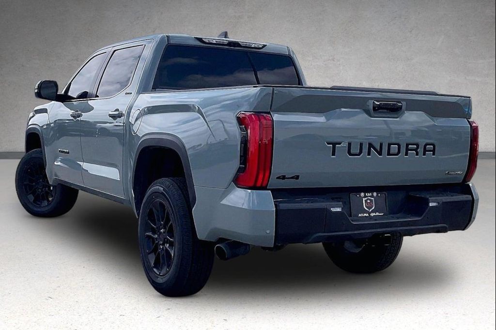 TOYOTA TUNDRA - 3