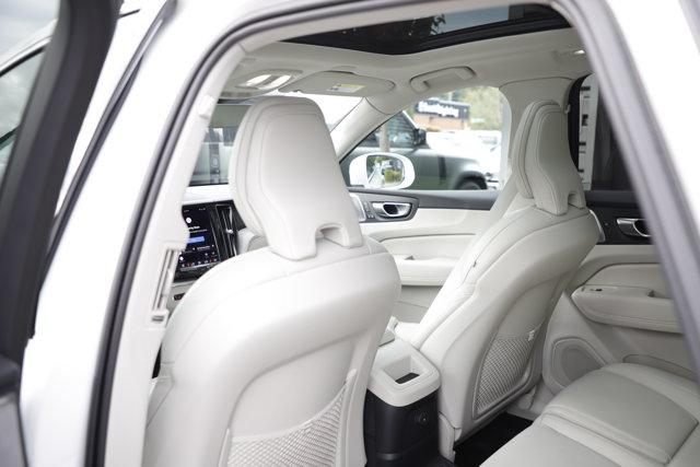 2023 Volvo XC60 RECHARGE PLUG-IN HYBRID T8 ULTIMATE BRIGHT TH — миниатюра 17
