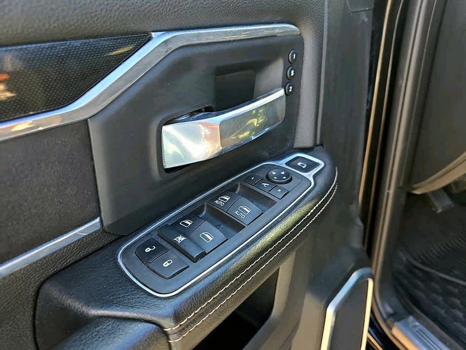 2022 RAM 3500 LARAMIE 照片 9