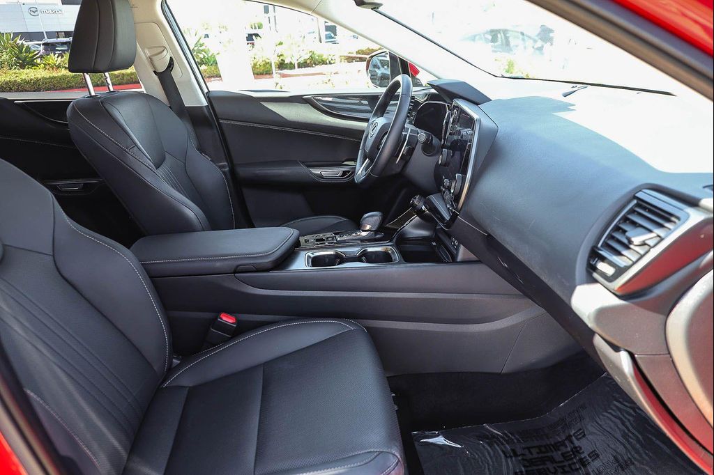 صورة مصغرة 17 لـ 2024 Lexus NX 350H AWD