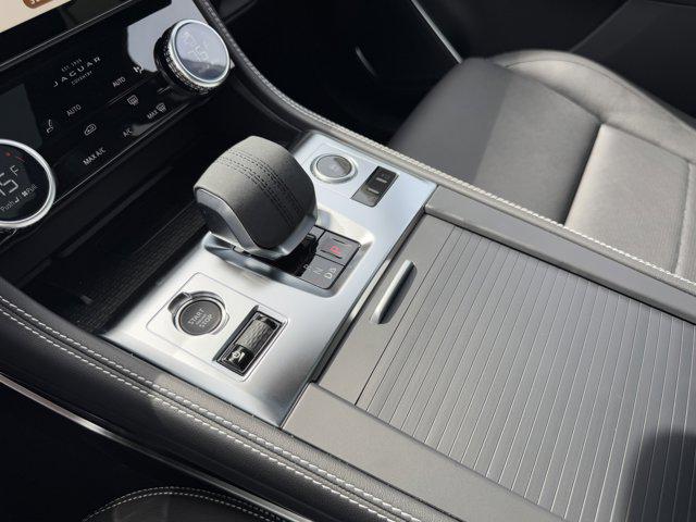 صورة مصغرة 23 لـ 2026 Jaguar F-PACE R-DYNAMIC S P250 AWD AUTOMATIC