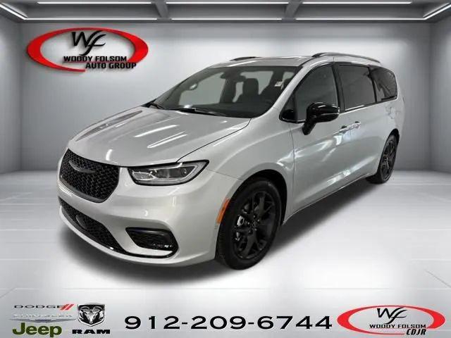 New 2026 Chrysler Pacifica Limited