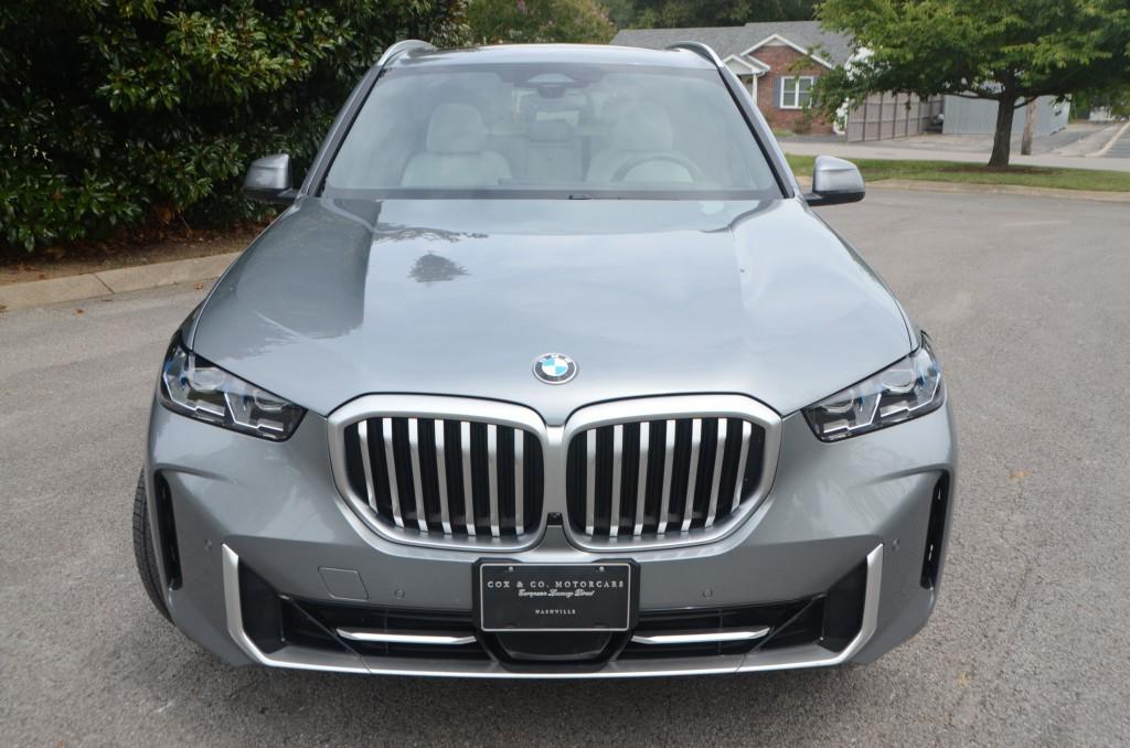 صورة 8 لـ 2026 BMW X5 XDRIVE40I