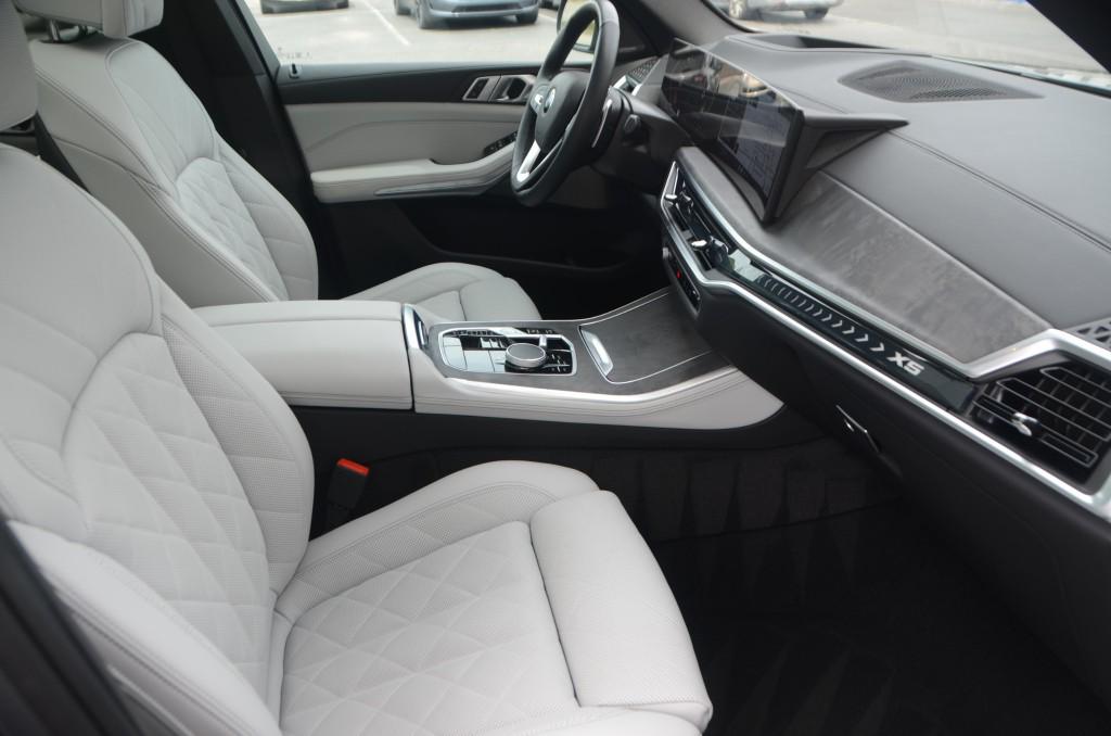 صورة 4 لـ 2026 BMW X5 XDRIVE40I
