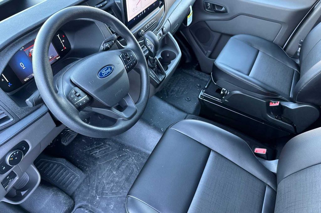 صورة 7 لـ 2026 FORD TRANSIT-250 BASE