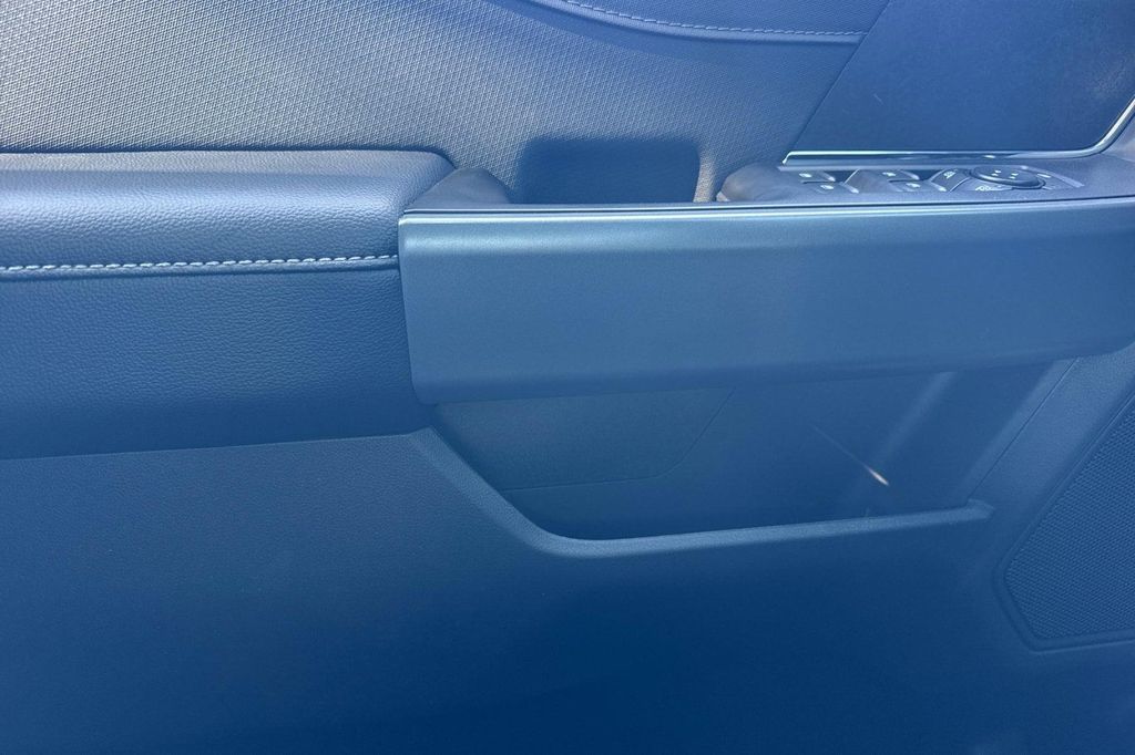 2026 FORD F-150 XLT — фото 8