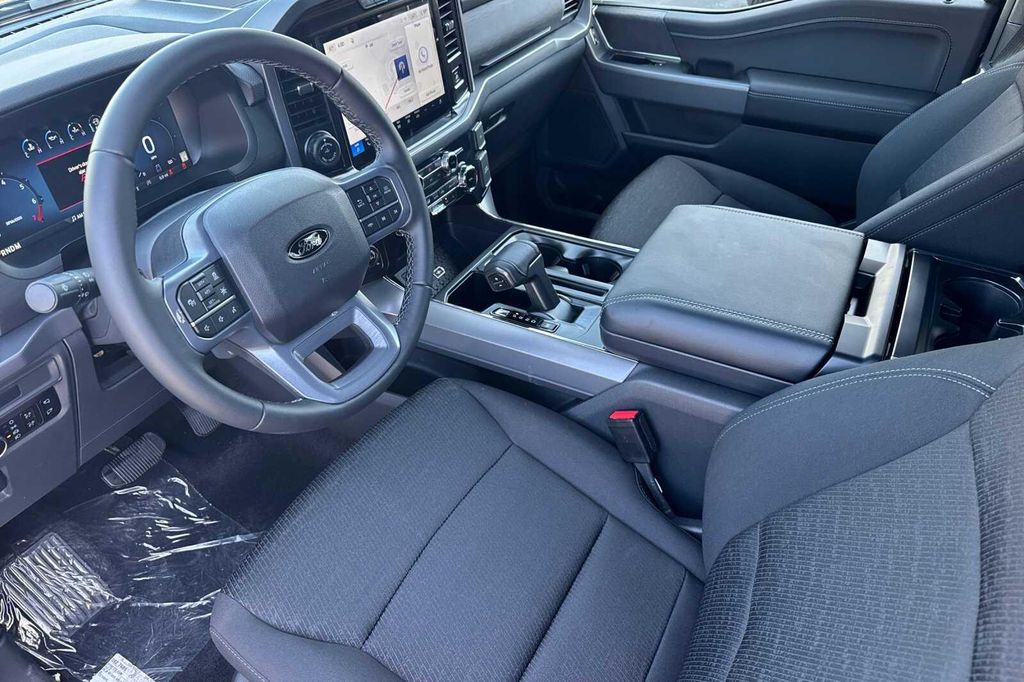 2026 FORD F-150 XLT — фото 7