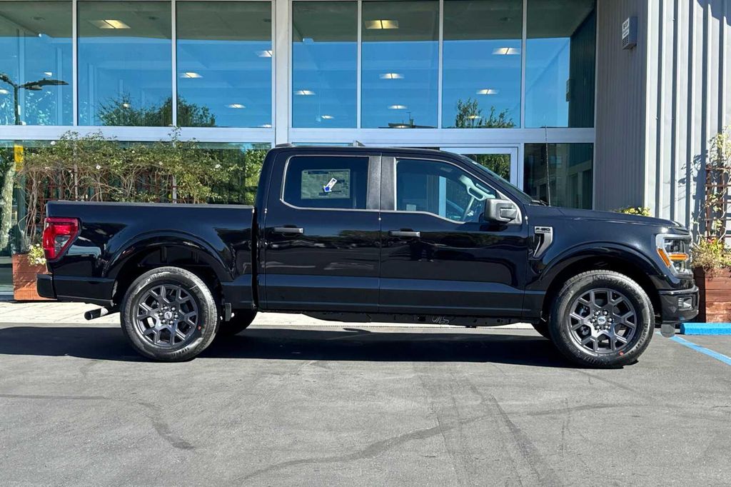 صورة 3 لـ 2026 FORD F-150 STX