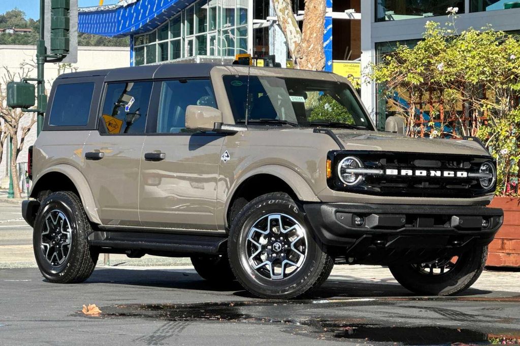 صورة 2 لـ 2026 FORD BRONCO OUTER BANKS