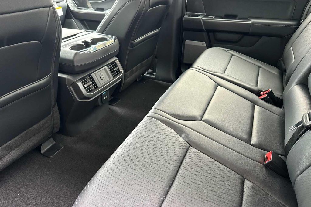 صورة مصغرة 16 لـ 2026 FORD F-150 LARIAT