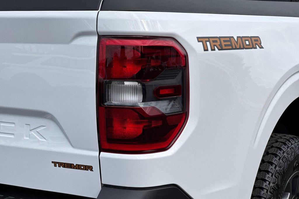 2026 FORD MAVERICK TREMOR thumbnail 23