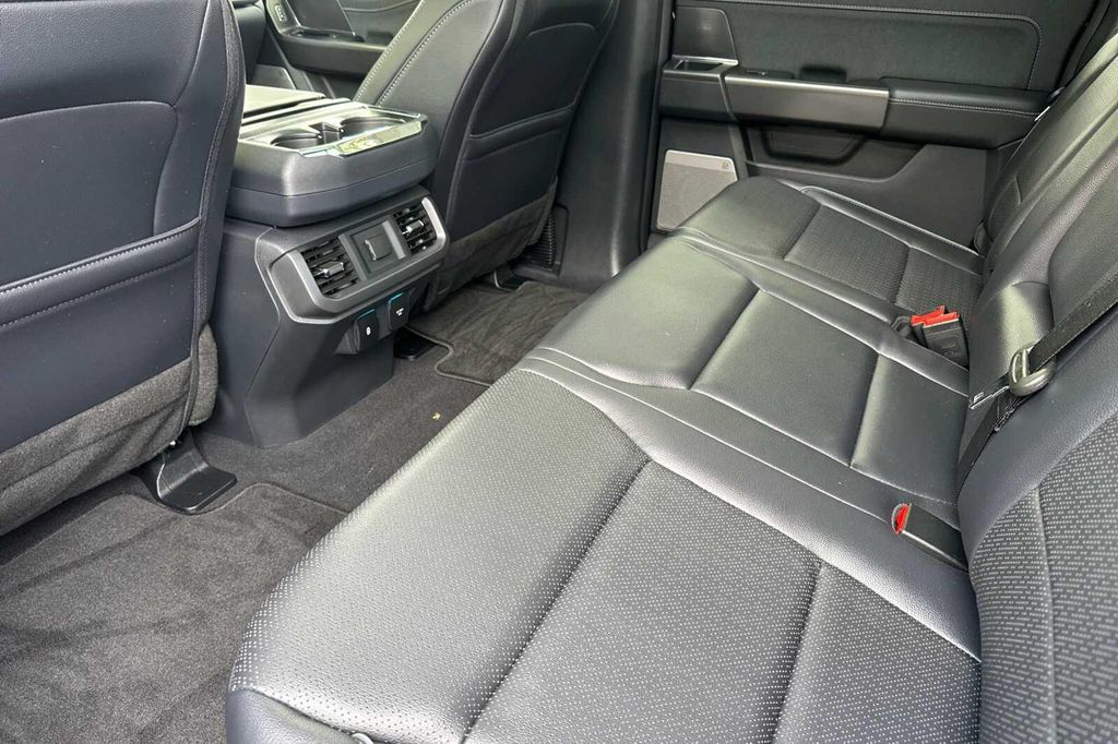 2026 FORD F-150 LARIAT 照片 9