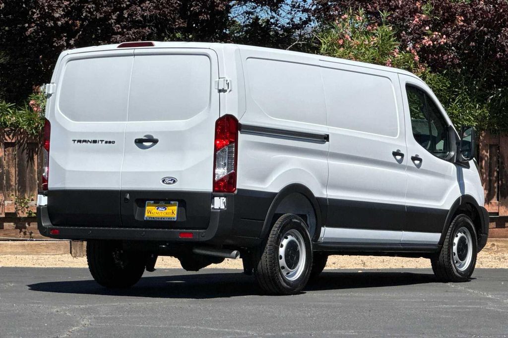 صورة 4 لـ 2026 FORD TRANSIT-250 BASE