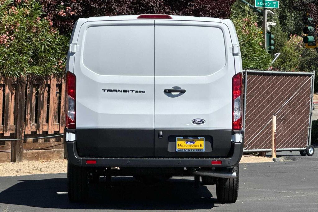 صورة 5 لـ 2026 FORD TRANSIT-250 BASE