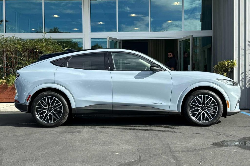 صورة 3 لـ 2026 FORD MUSTANG MACH-E PREMIUM