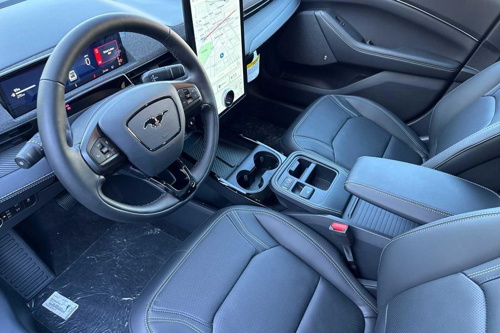 2026 FORD MUSTANG MACH-E PREMIUM — фото 7