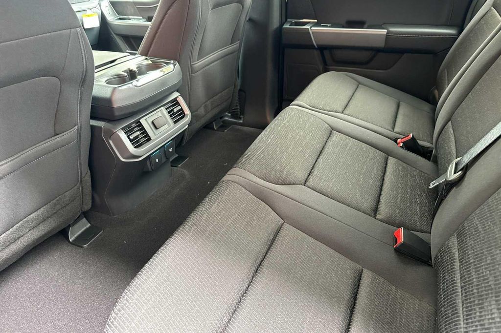 صورة 9 لـ 2026 FORD F-150 XLT