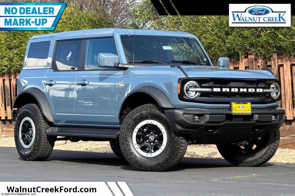 New 2025 Ford Bronco Outer Banks
