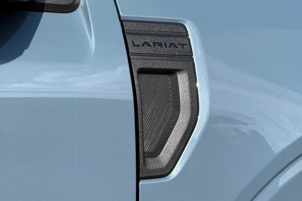 2026 FORD MAVERICK LARIAT 缩略图 23