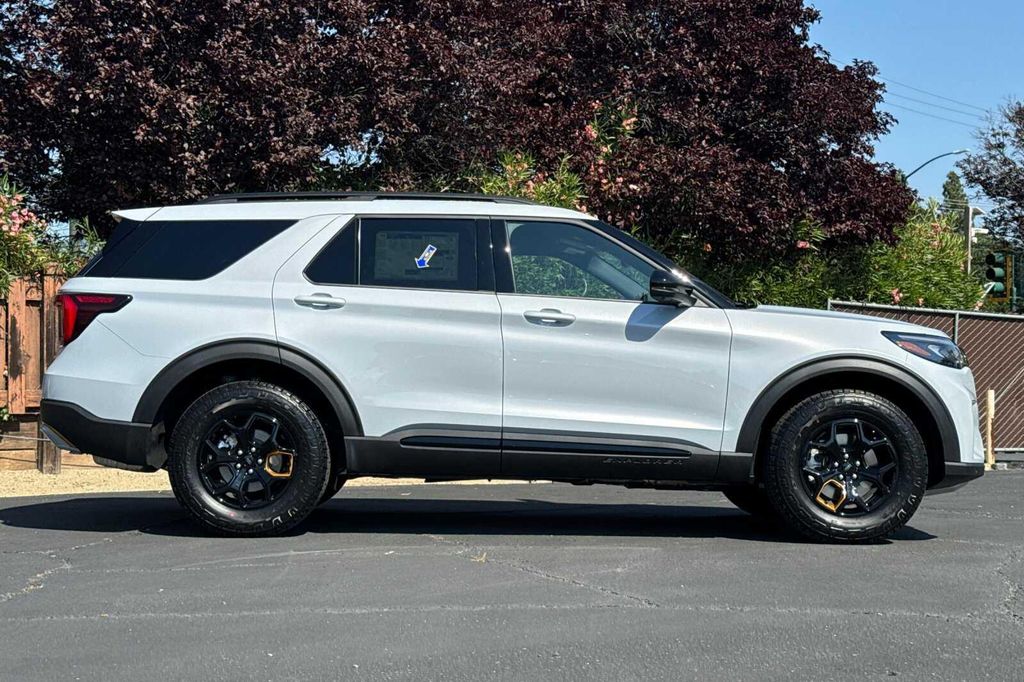 2026 FORD EXPLORER TREMOR — фото 3