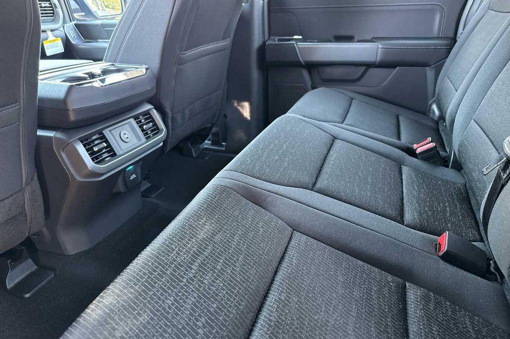 صورة 9 لـ 2026 FORD F-150 XLT