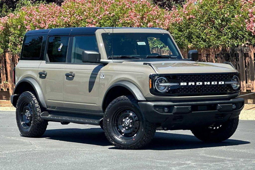 2026 FORD BRONCO OUTER BANKS photo 2