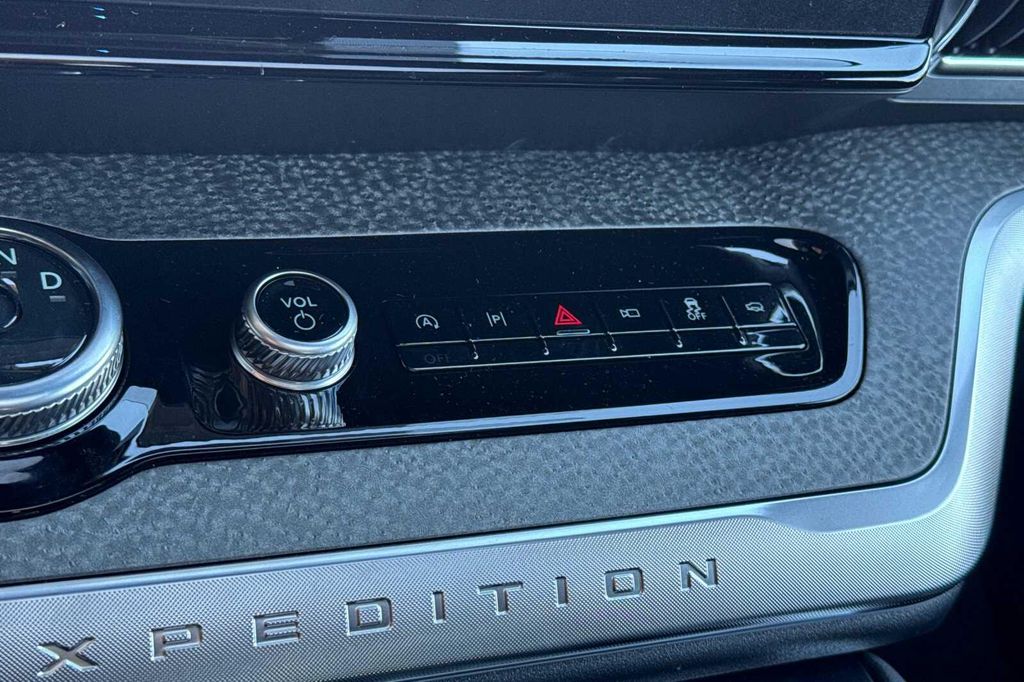 2026 FORD EXPEDITION TREMOR 缩略图 27