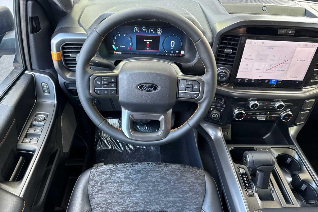 صورة مصغرة 11 لـ 2026 FORD F-150 TREMOR