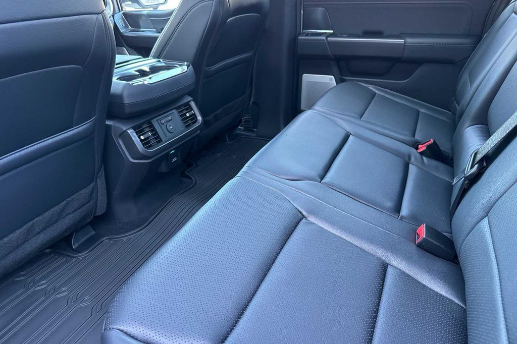 2026 FORD F-150 LARIAT — фото 9