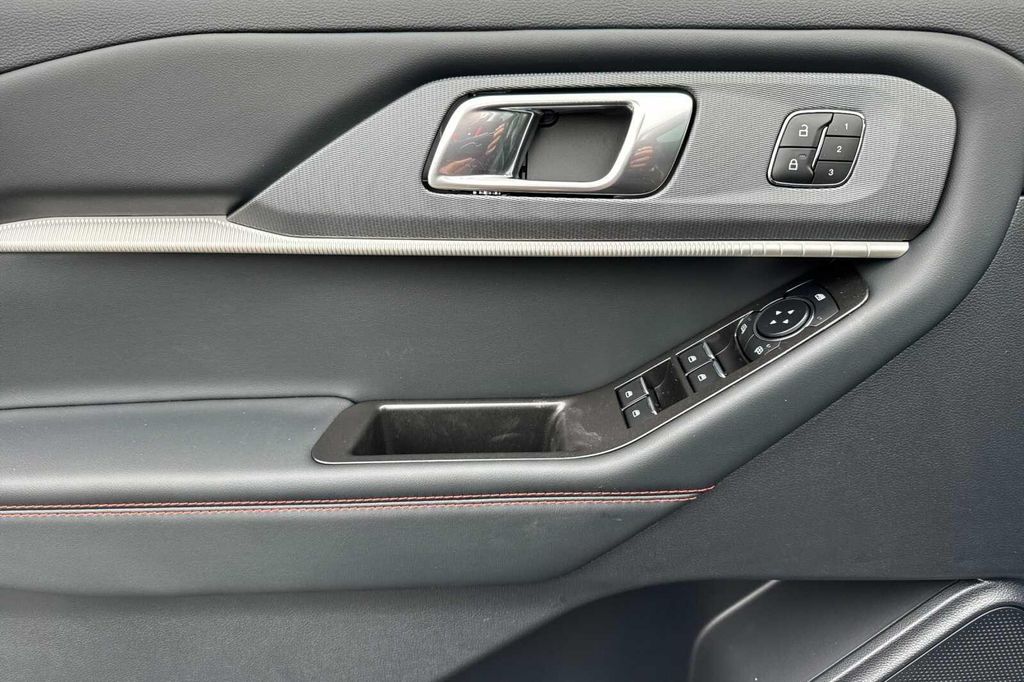 صورة 8 لـ 2026 FORD EXPLORER ST-LINE