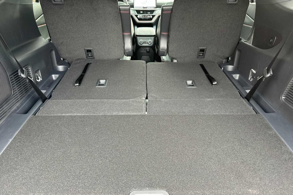 صورة مصغرة 20 لـ 2026 FORD EXPLORER ST-LINE